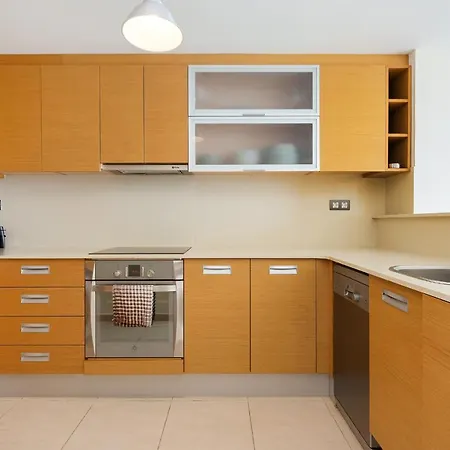 Hauzify I Panoramic Apartamento *